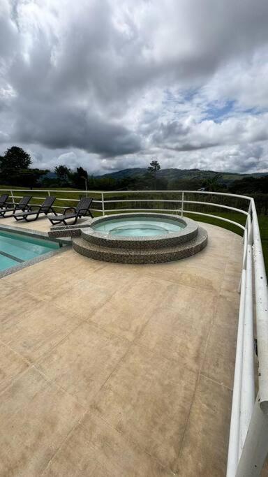 Finca Con Vistas Al Lago Calima Villa Exterior photo